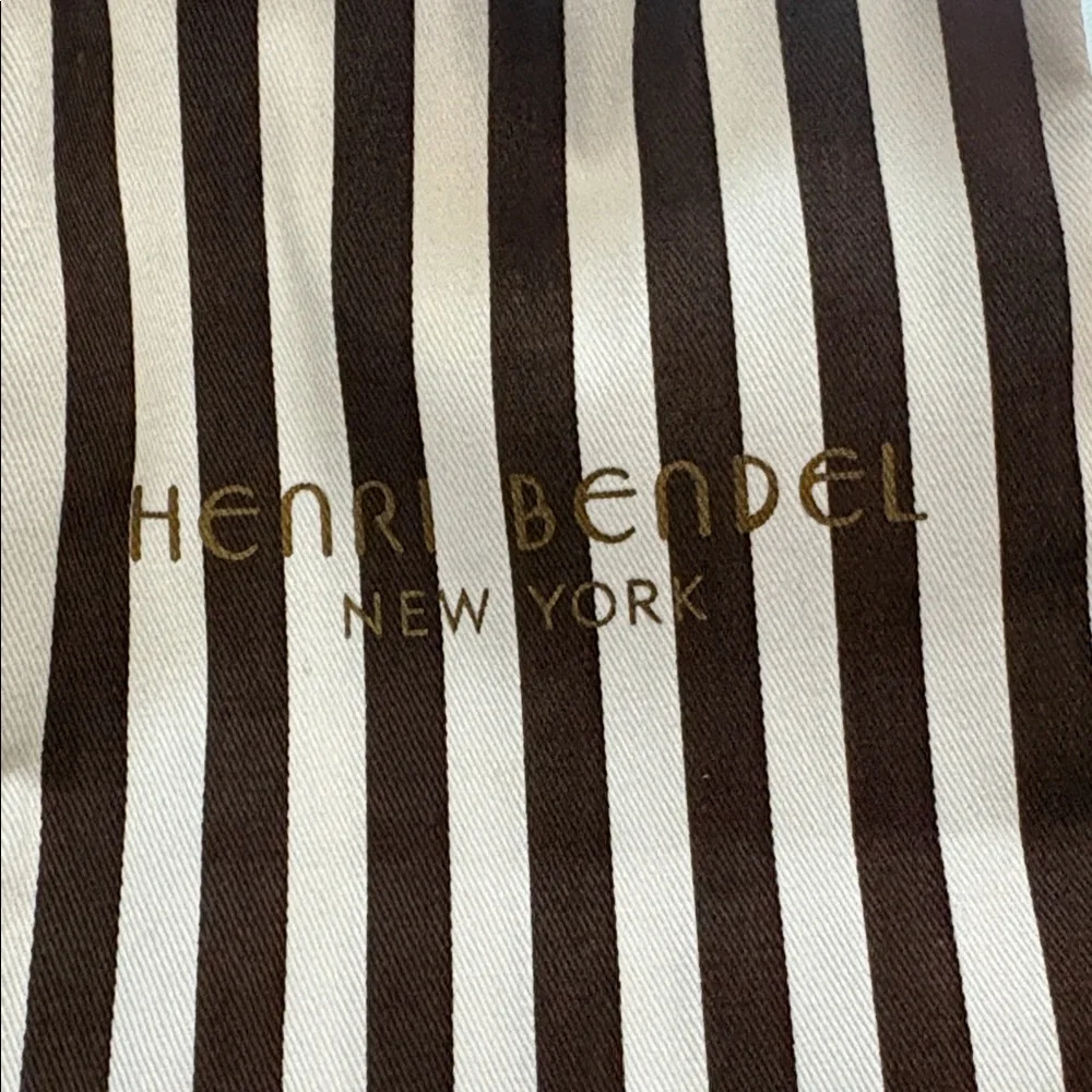 Henri Bendel banklet wallet - Picture 6 of 8